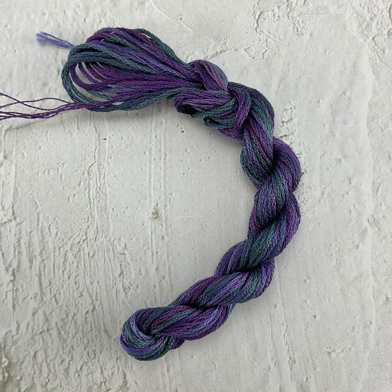 Blue-Purple Gradient Embroidery Thread