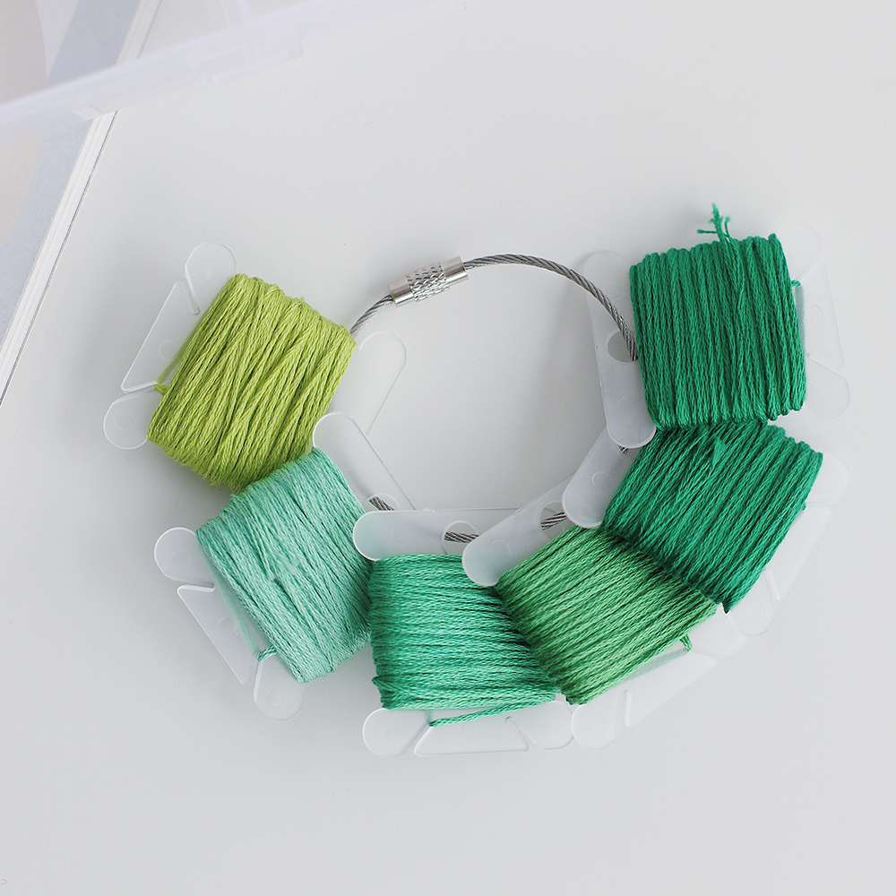 100pcs Floss Bobbins with Bobbin Winder