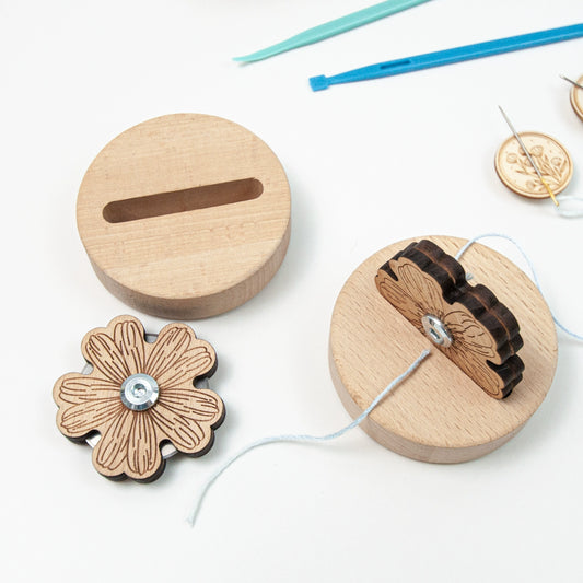 Flower Wooden Thread Cutter