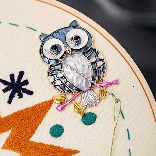 Cute Magnetic Needle Minder