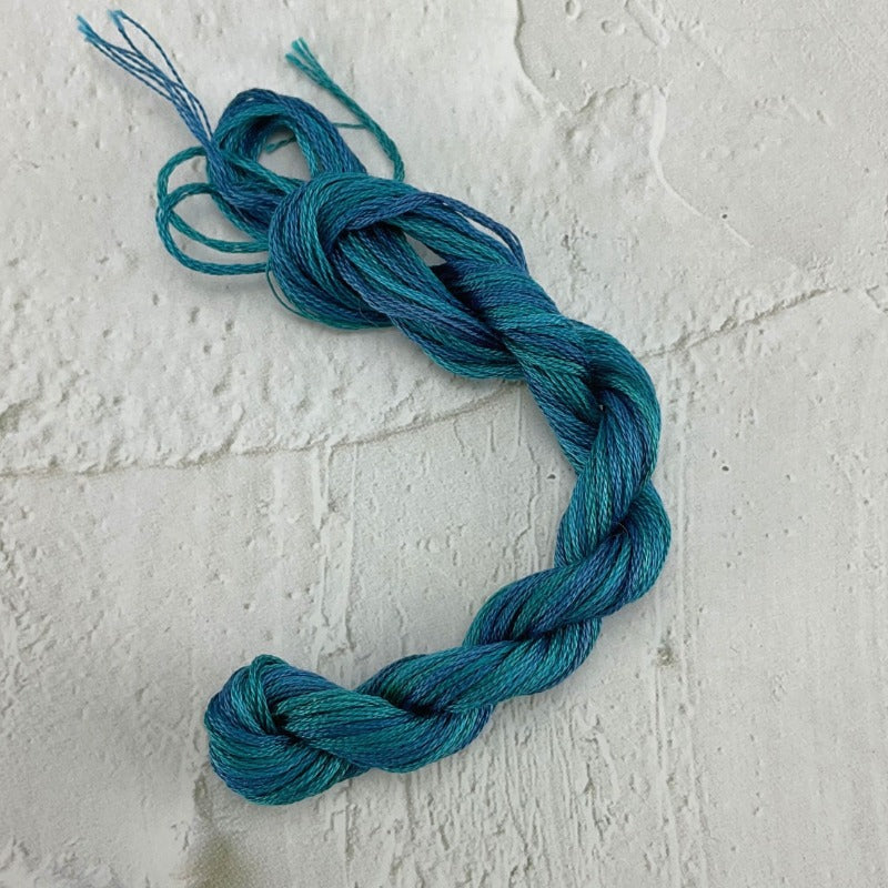Blue-Purple Gradient Embroidery Thread